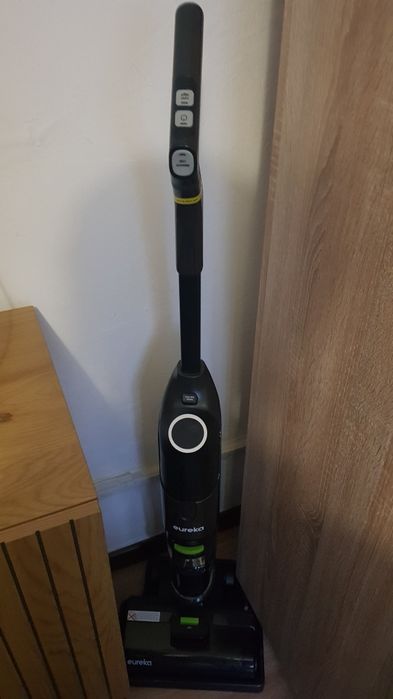 Продавам прахосмукачка с водно почистване