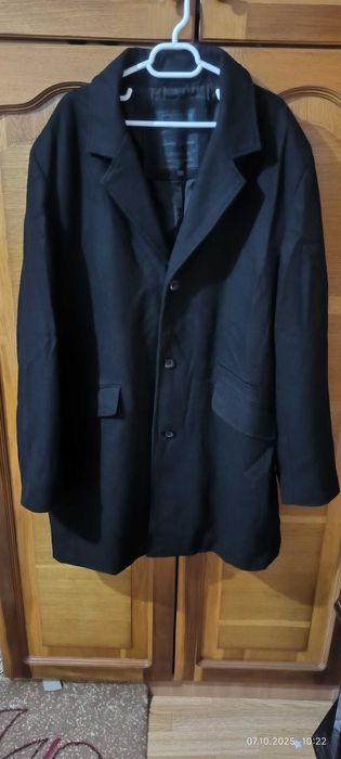 Vând palton barbat