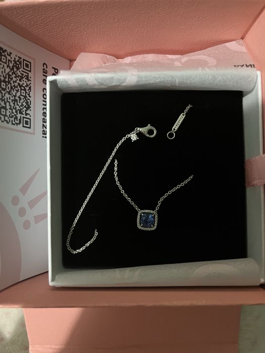 Colier Pandora original – Sparkling Square Blue Halo