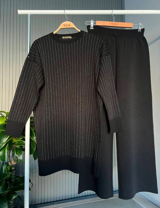 Дамски плетени комплекти.