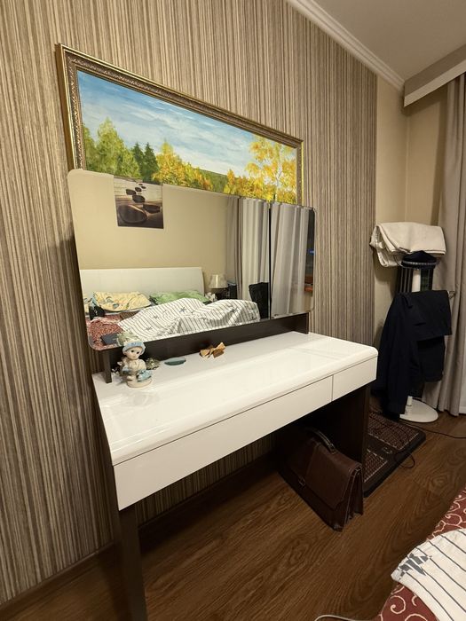 Продам туаленый столик