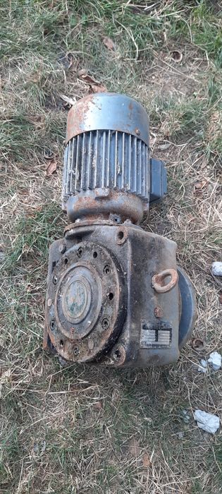 Reductor cu motor 380V