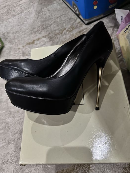 Отдам бесплатно туфли