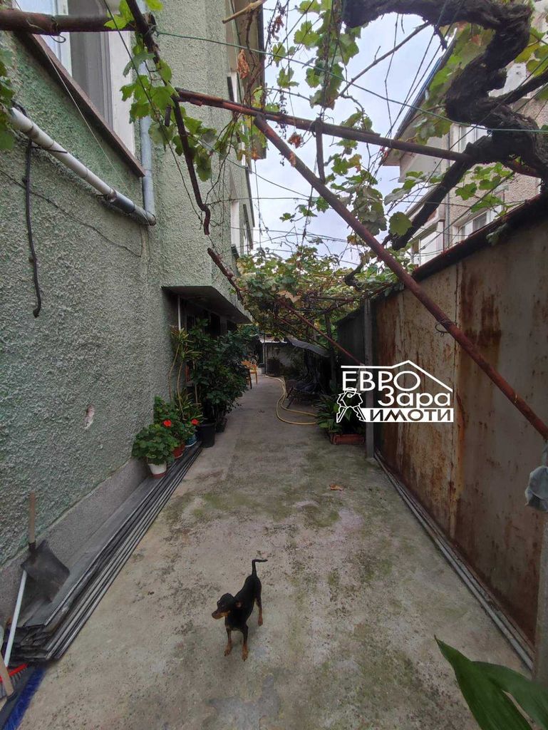 Продава се Къща в Стара Загора, Кольо Ганчев - 260 кв.м за 866 €/кв.м - Снимка #16