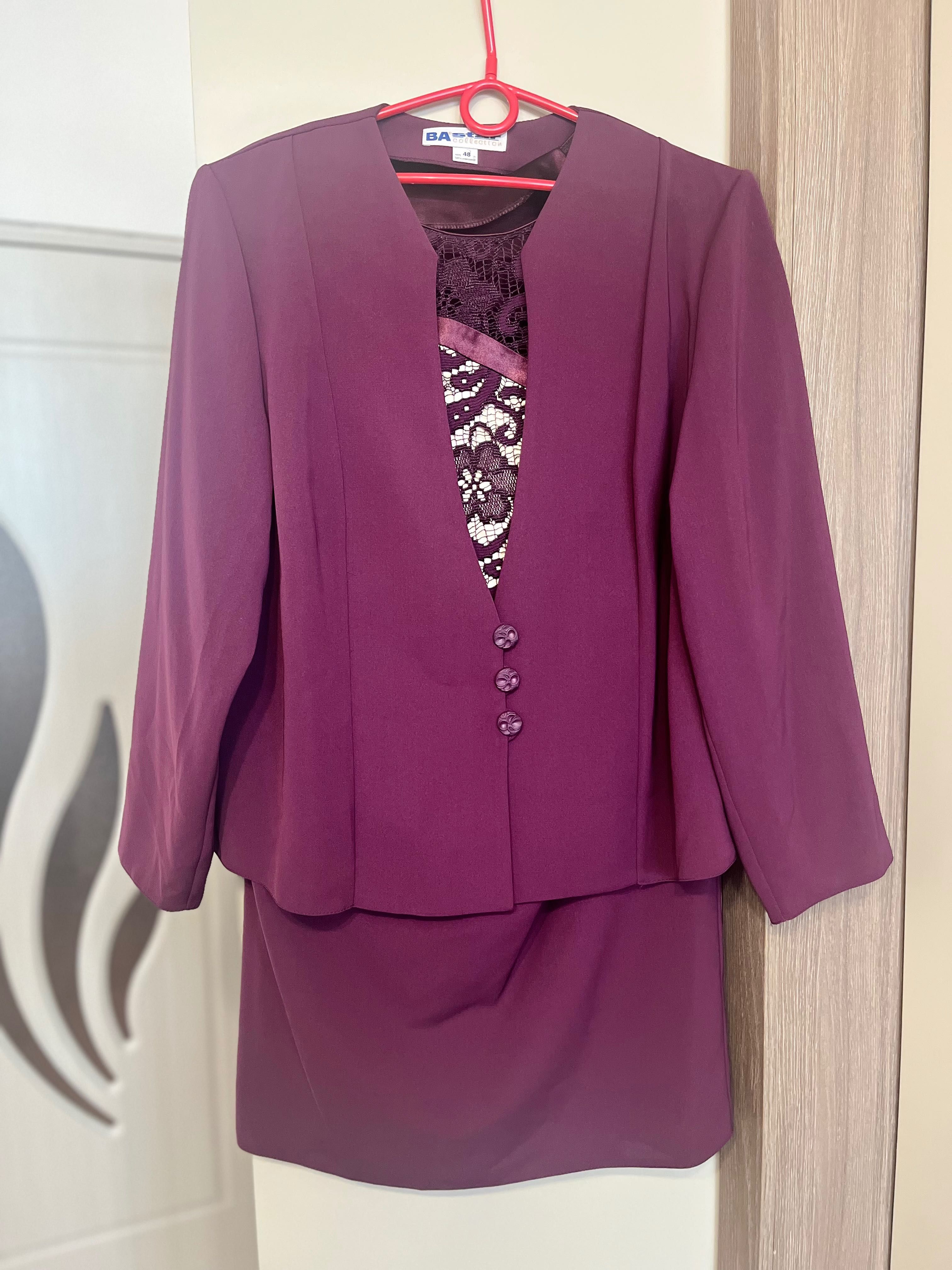 Costum de vanzare