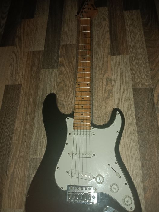 Электрогитара Justin Stratocaster
