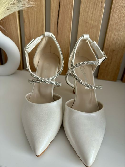 Обувки,нови 35 номер