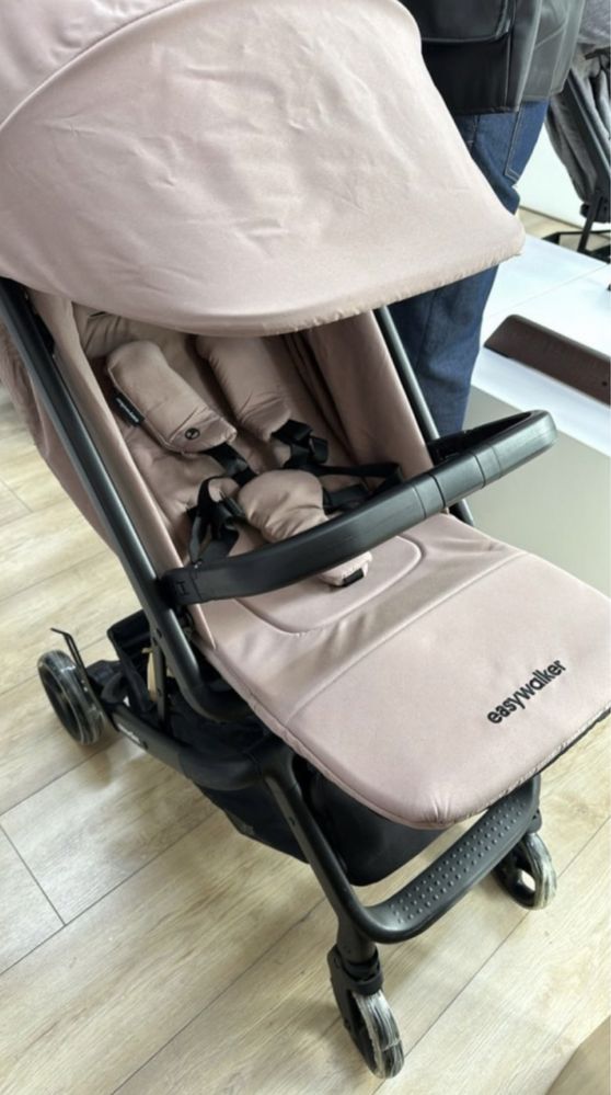 Продаю коляску Easywalker (Miley)