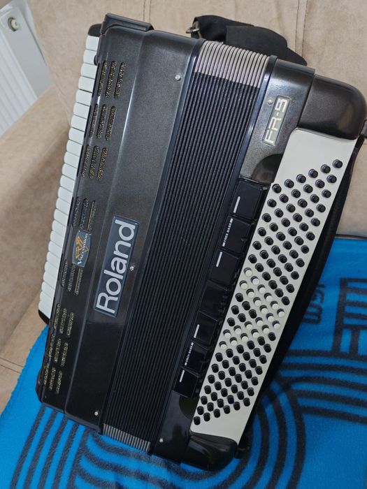 Se vinde Acordeon