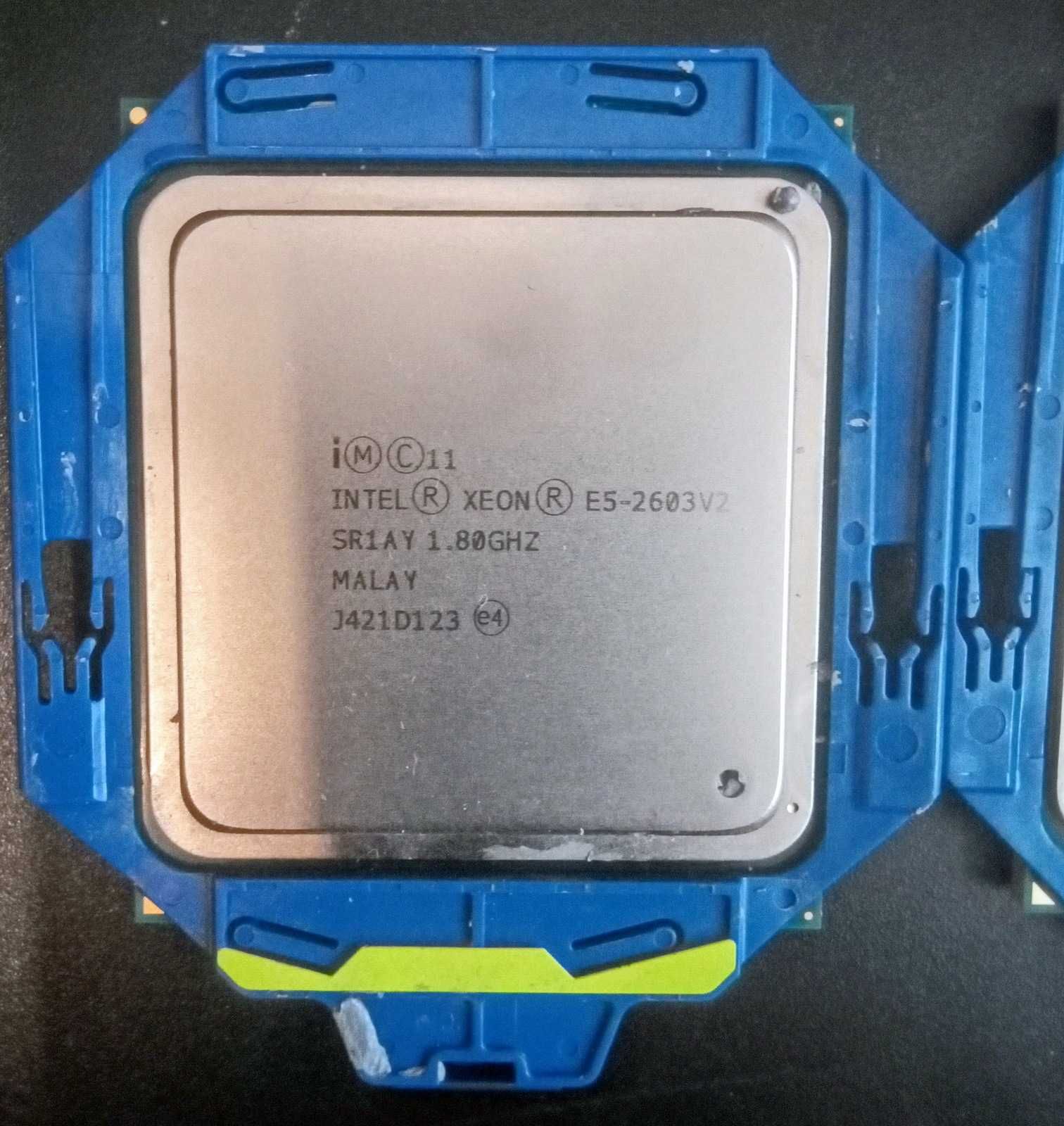 Poze reale detalii diverse CPU Intel Xeon i7 cu sau fara radiator