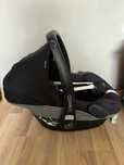 Стол за кола  I-Size Maxi-Cosi Pebble + спален чувал Maxi-Cosi