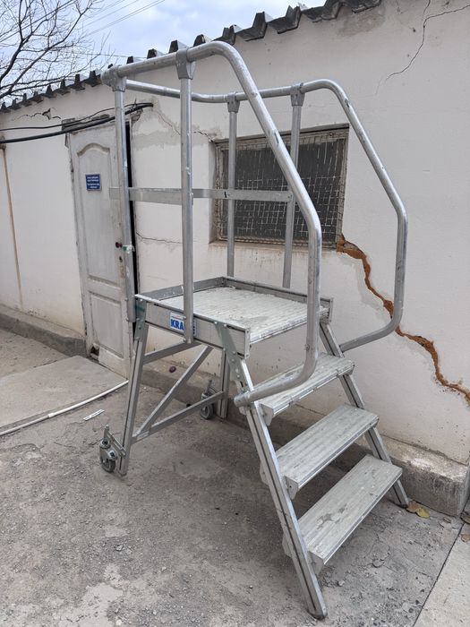 Лестница платформа передвижной