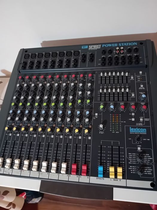Mixer amplificat și boxe