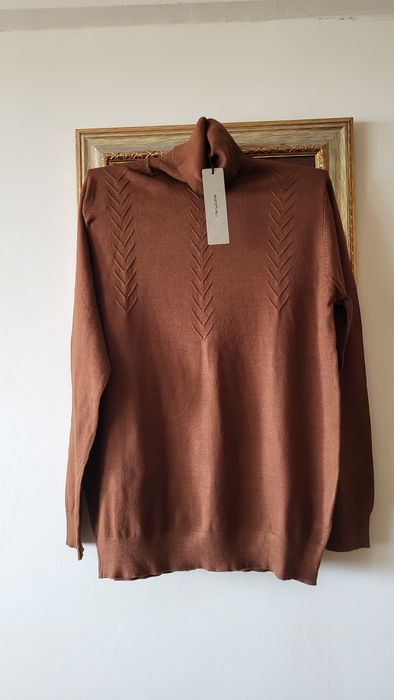 Pulover calitativ Notting Hill cu etichetă