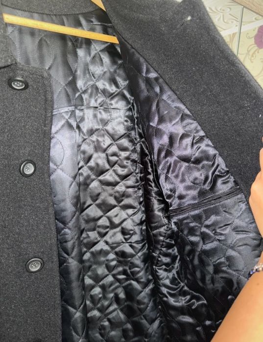 Vând haina barbati din stofa mărime xxl