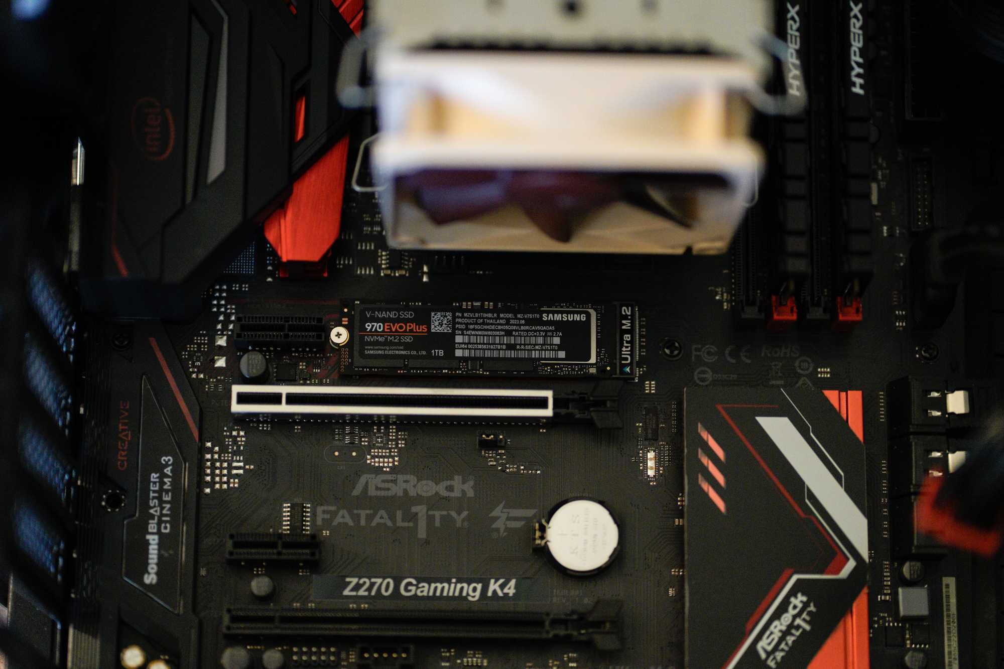 PC i7700k - 16GB DDR4 3000MHz - SSD Samung 1TB - RX 580 8GB GDDR5