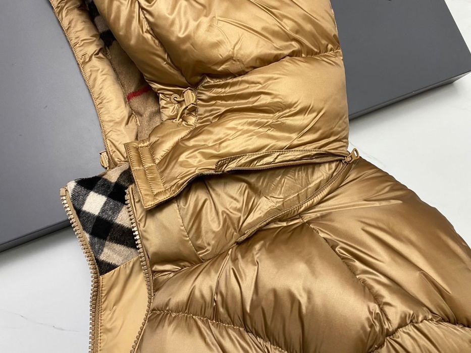 Geaca Burberry , calitate premium , pe comanda , noua , M