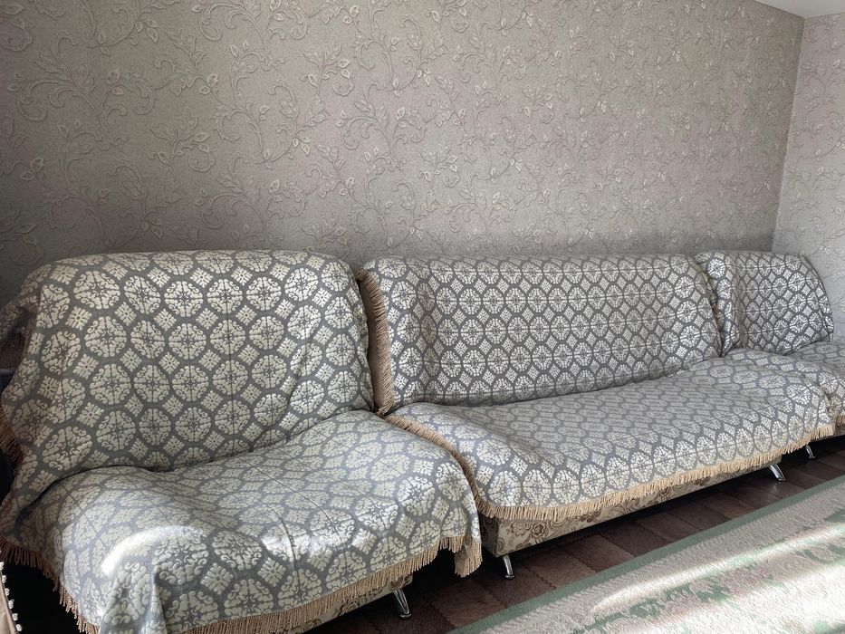 Продается диван + 2кресла