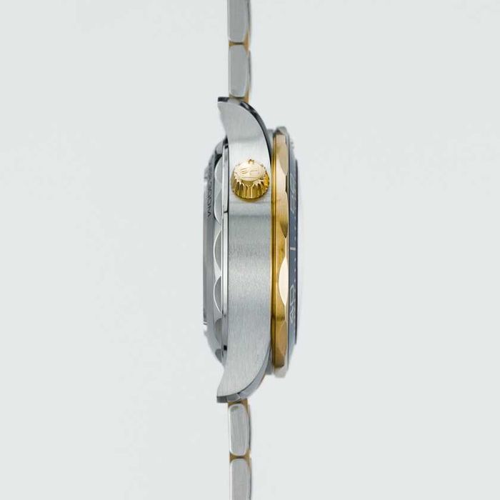 Omega Seamaster Diver Chronograph 300M 44mm Steel & Yellow gold