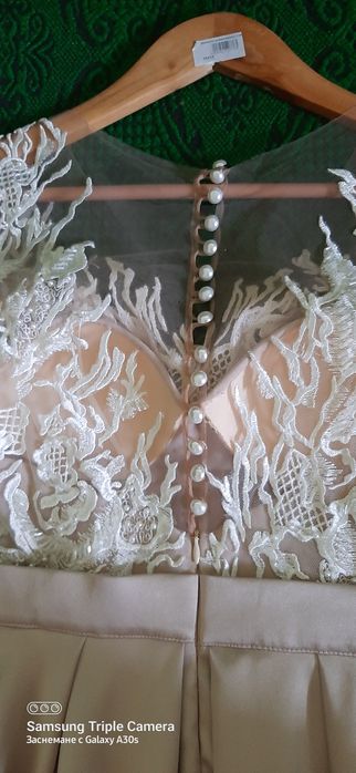 Дамска рокля с дантела