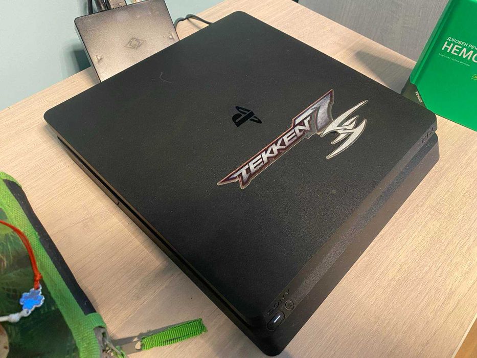 Play Station 4 Slim + 6 игри - 400 лв.