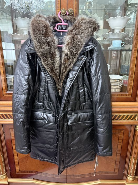 Зимняя куртка черный с мехом