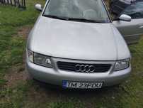 Vând Audi a3  motor 16 benzina în 4 uși pe benzina volan pe stânga