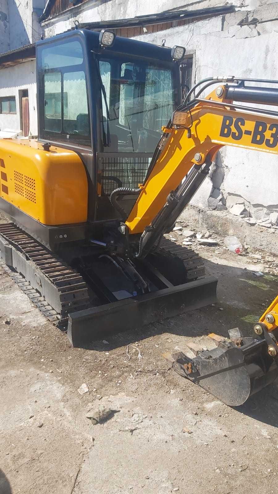 Mini Excavator Toros BS-35, 3.5t, NOU Premium - Motor KUBOTA