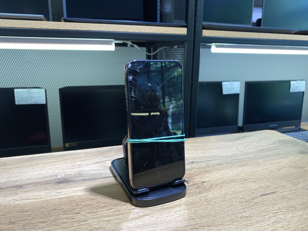 iPhone Xs, на запчасти, iCloud стоит, 777/А10