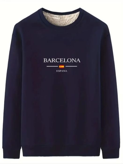 Новый. Мужской свитер.  
Новый причина продажи размер не подошёл.
77**