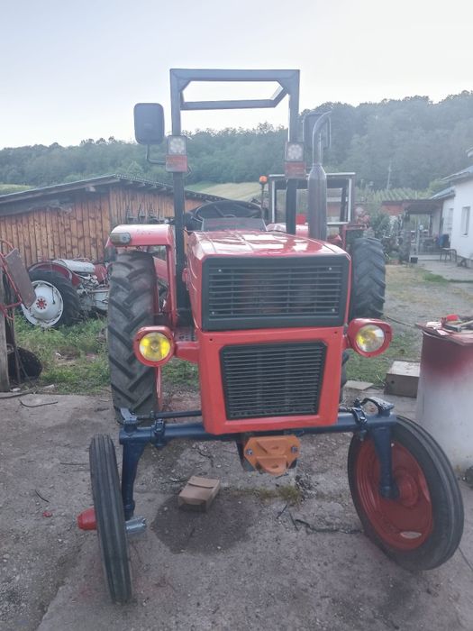 Tractor Universal L445