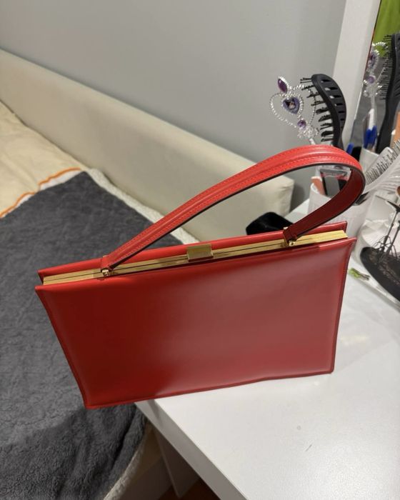 Продам красную сумочку CELINE по вкусной цене