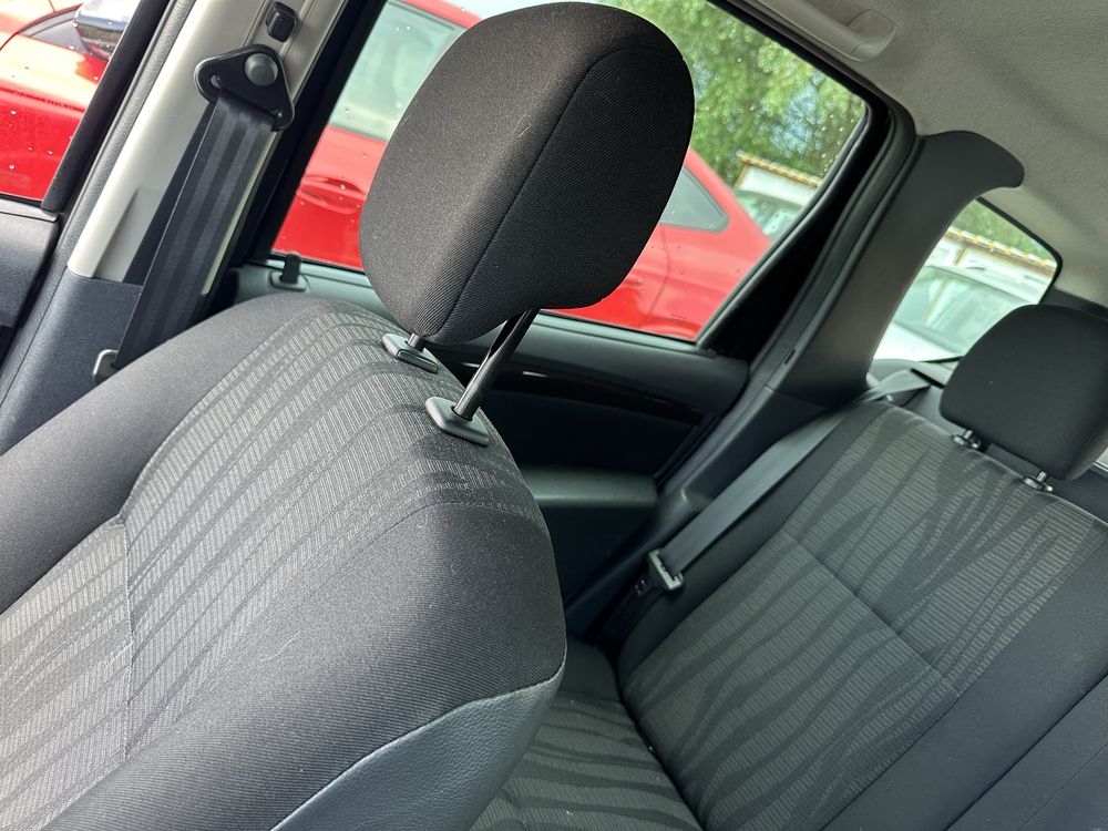 Dacia Duster 1.6i 2012 Garantie Rate