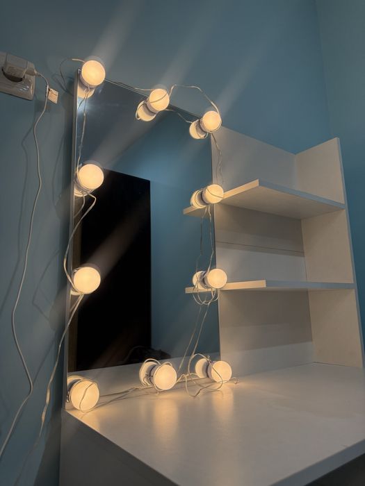 Тоалетка за гримиране