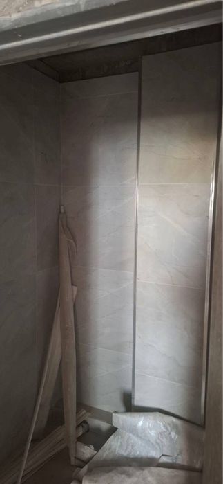 Чирчик шахар 2 микро район Янги Узб 2х сотилади Нархи 32.000$ Наличка