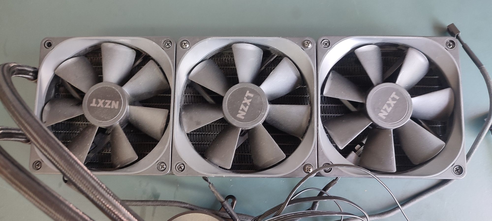 Cooler procesor răcire NZXT kraken  cu apacu apa