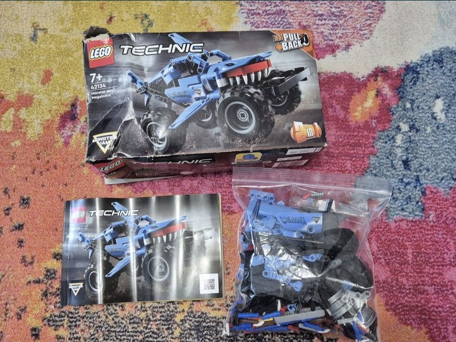 LEGO Technic - Monster Jam Megalodon f1 42134, 260 piese
