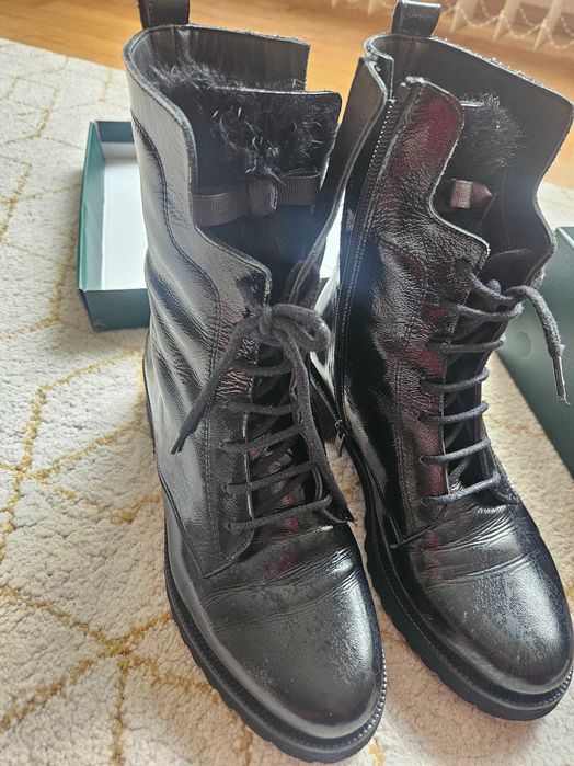 Sara Pen, лачени боти