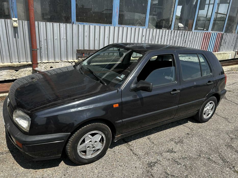 VW Golf GL в изправно техническо състояние и перфектен документално