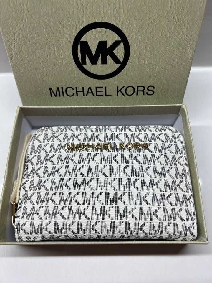 Портфейл Michael Kors