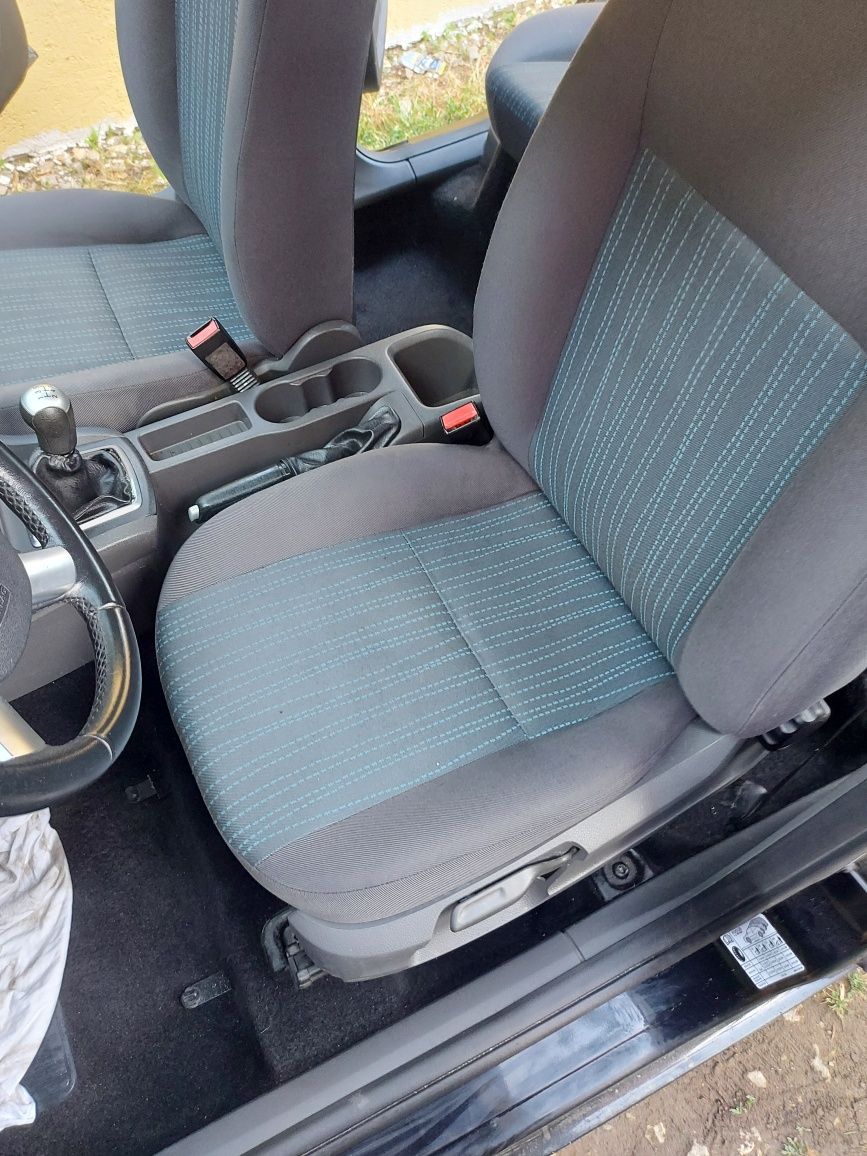 Tapiterii auto si canapele