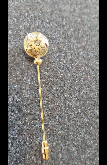 Старинна антикварна златна/18  кар.позлатена немска игла с брилянти