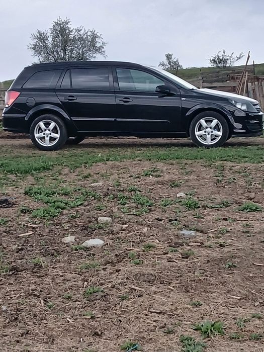 Vând Opel Astra H 2009