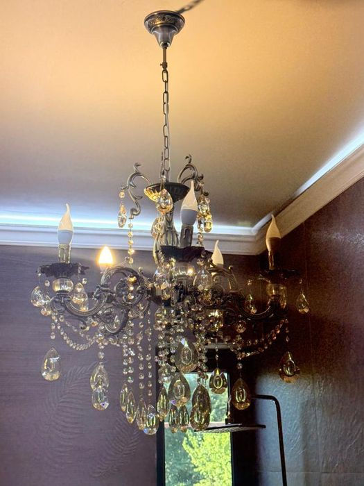 Хрустальная люстра