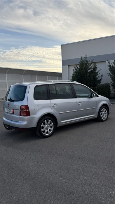 VW Touran / 2.0 Diesel / Highline / 7 Locuri