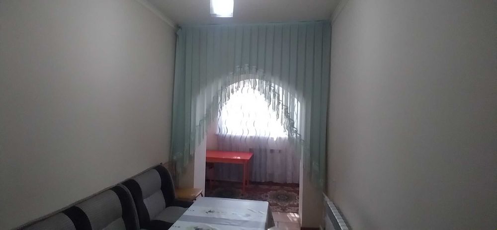 Продам квартиру 3/2/4 Ц-13 улАбая метроА.Навои