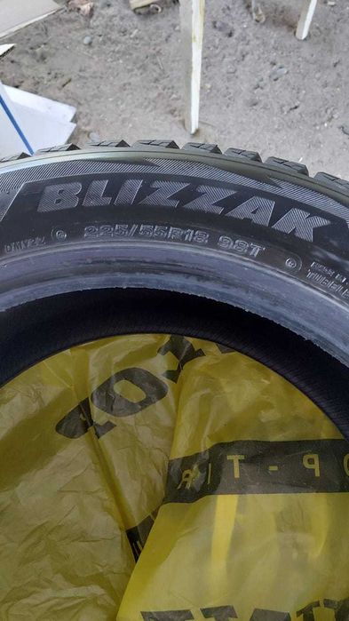 Шины зимние Bridgestone Blizzak dm-v2  R18