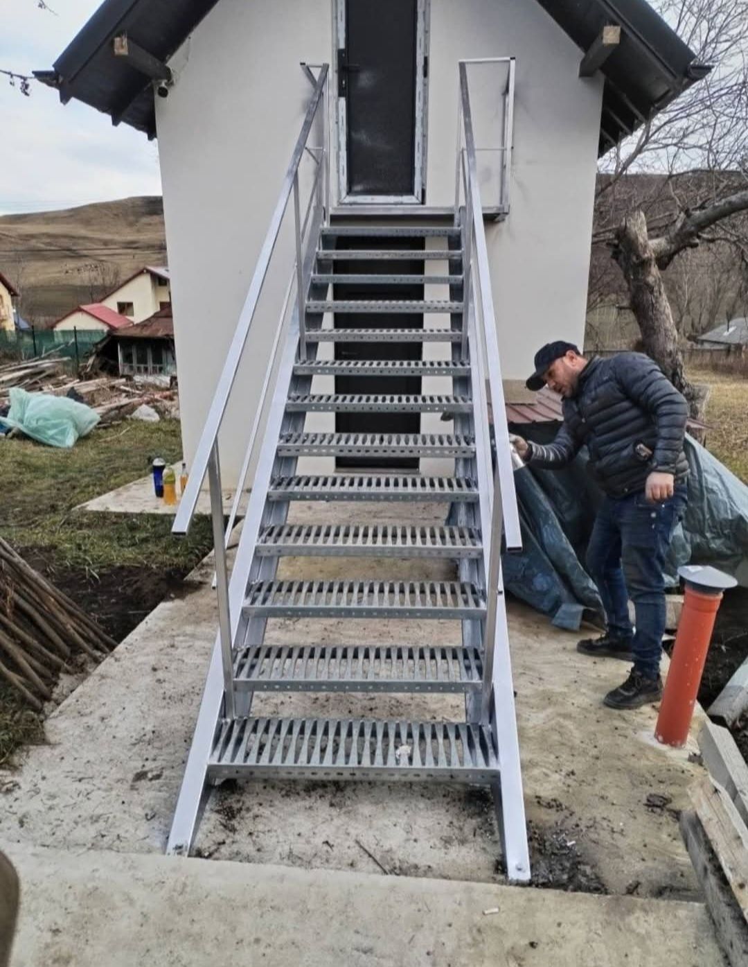 Scara zincate la comanda