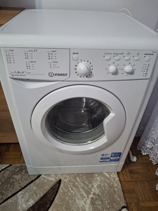 Vand masina spalat impecabila,ca noua