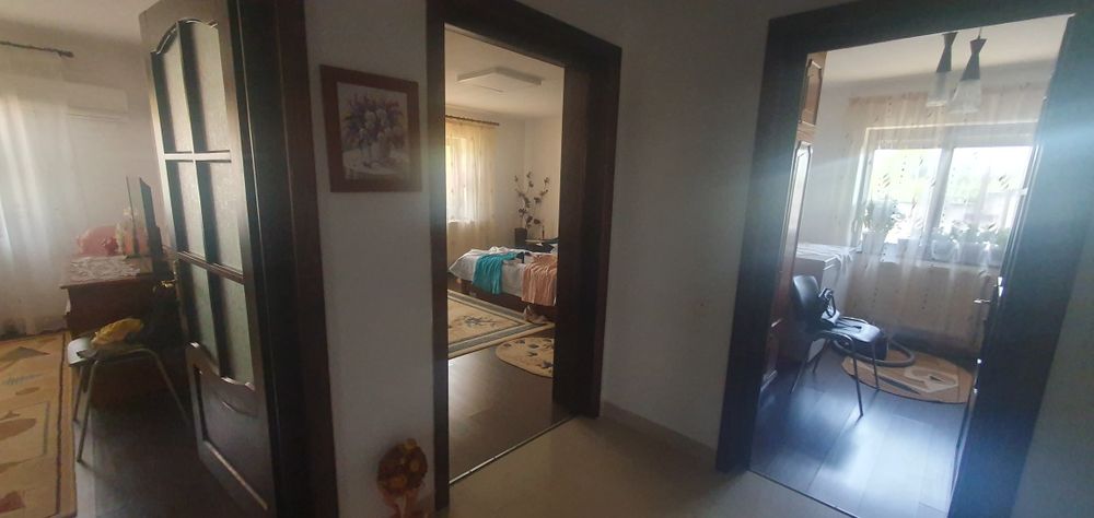 Casă de vanzare 135mp cu teren 690mp